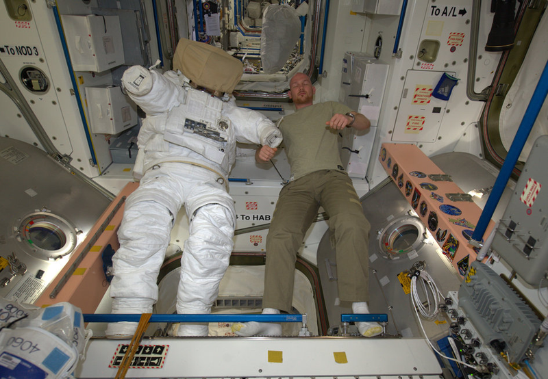 Illustration for article titled The Space Station At Night Just Keeps Getting Creepier